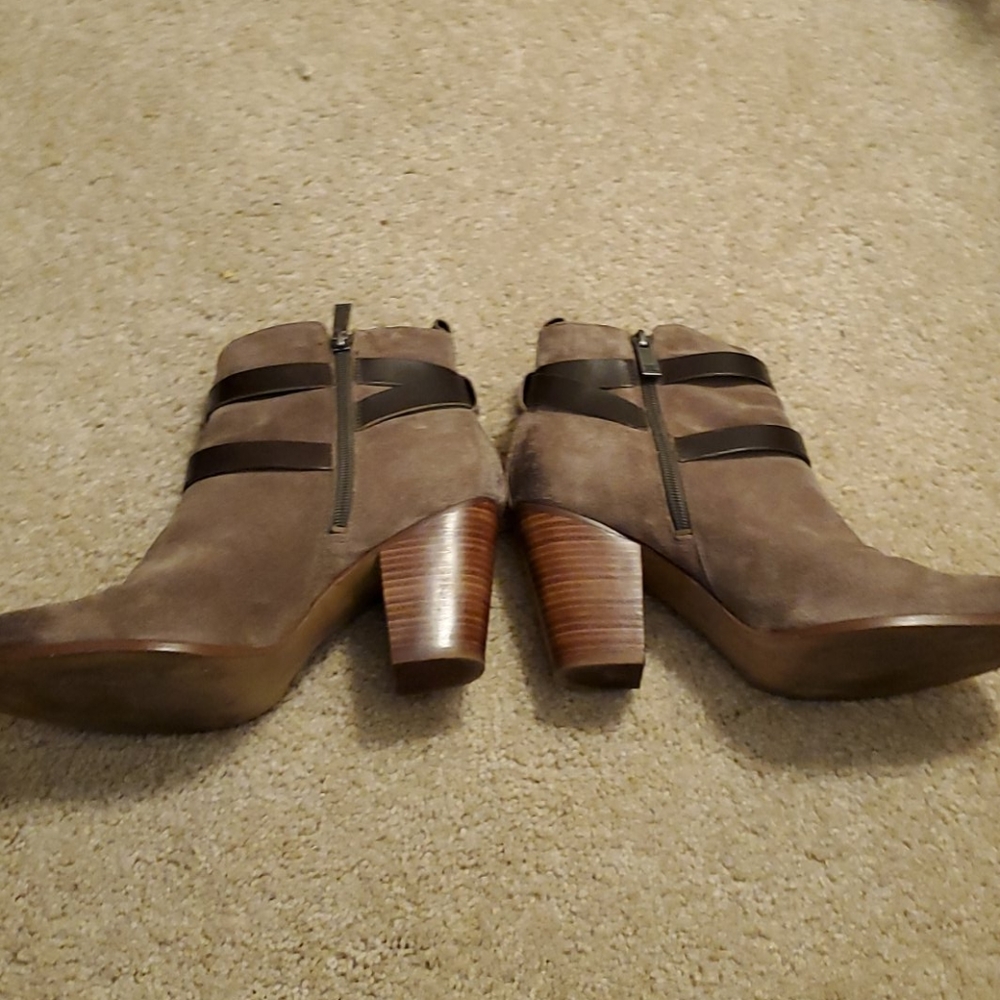 Hardly Worn Boot - image 2